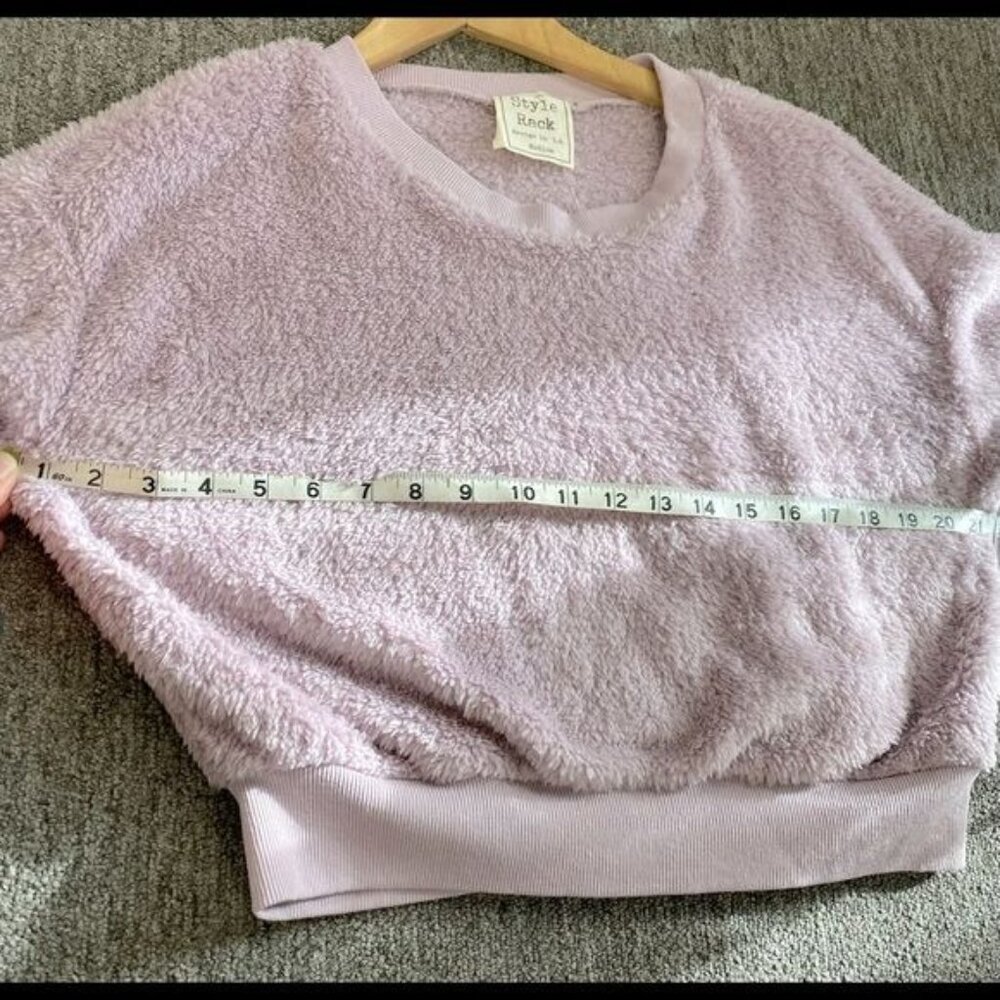 Style Rack Lavender Fuzzy Sweatshirt Size Medium NWT - Picture 5 of 6